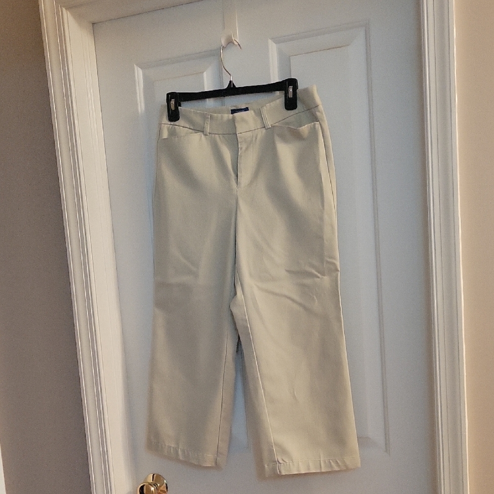 Dockers Classic Cream Cropped Pants 6